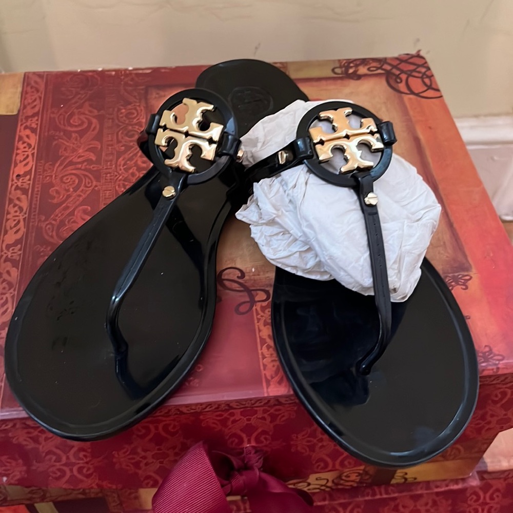 Tory Burch jelly sandals size 9